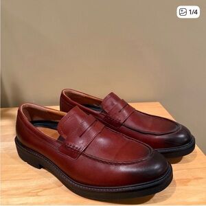 Men’s Classic Brown Leather Loafers